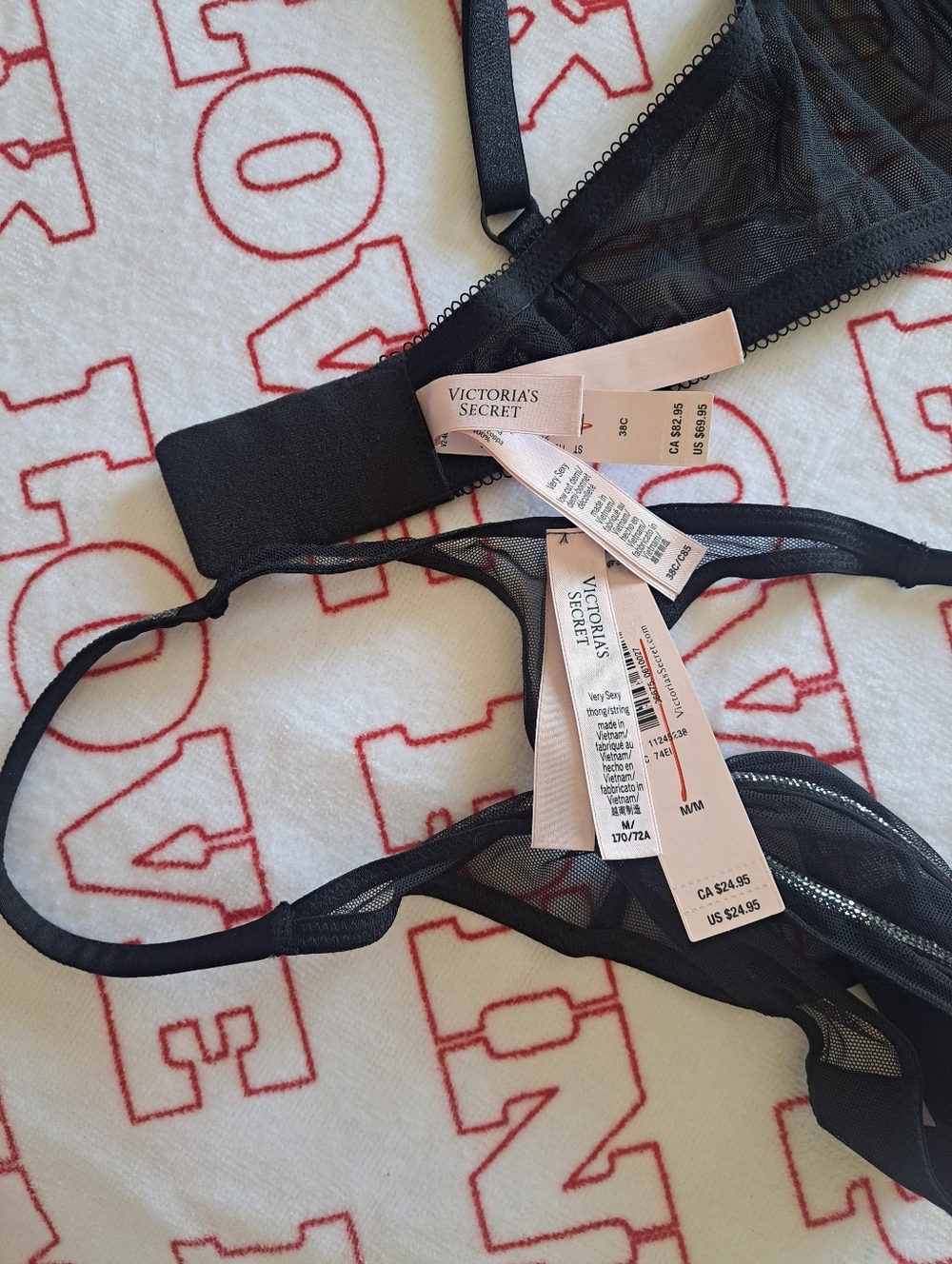 VS Lingerie Set (36D, M) New - Picture 3 of 3
